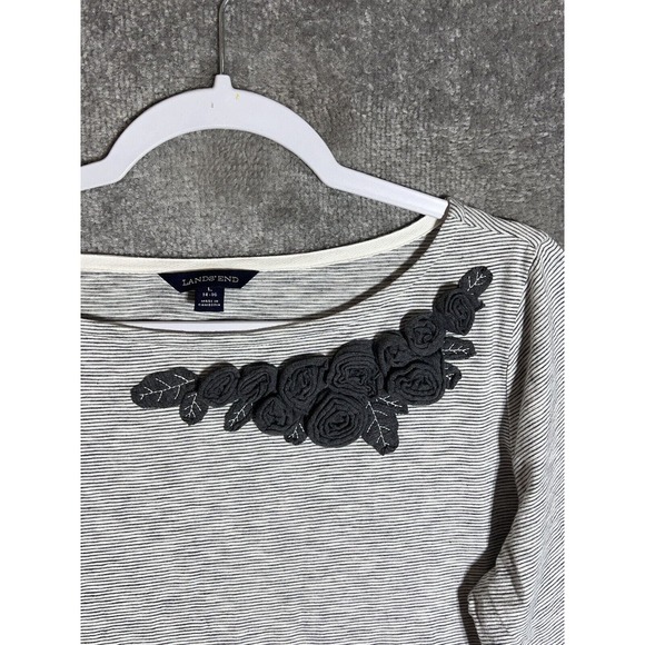 Lands End Top Womens Size Large 14-16 Gray Striped 3/4 Sleeve 3D Rose Applique - Picture 5 of 8